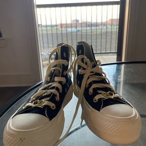 Chuck Taylor All Star Lift Platform Hearts
